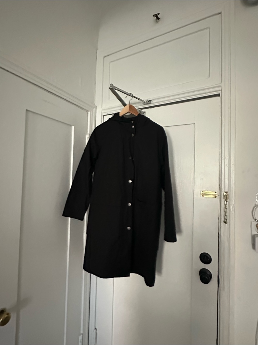 Women's Black Single-Breasted Trench Coat